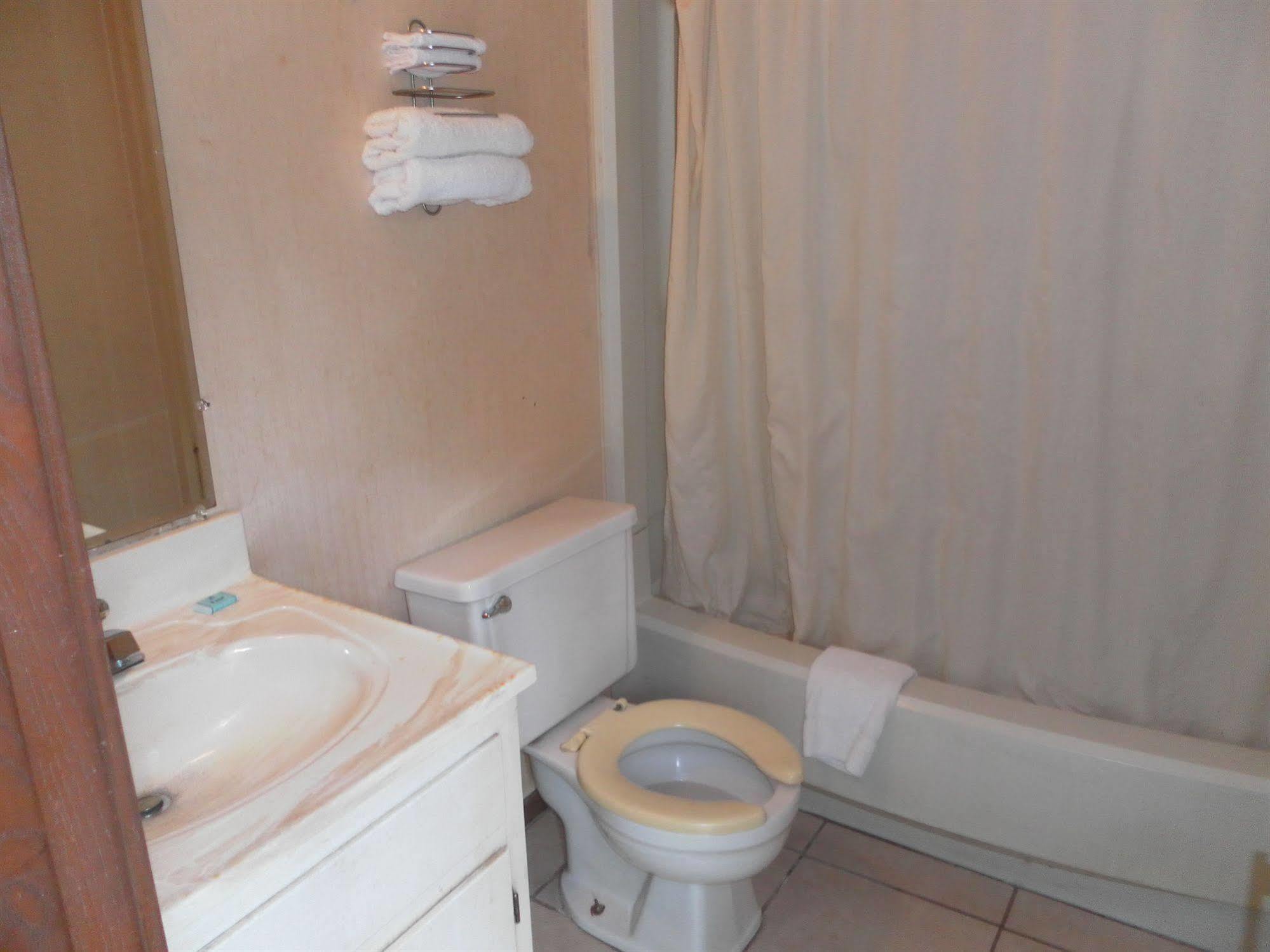 Tide Water Motel Hayes Ordinary Εξωτερικό φωτογραφία